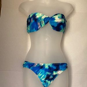 🌞Carmen Marc Valvo watercolor bandeau top & bikini bottoms A169